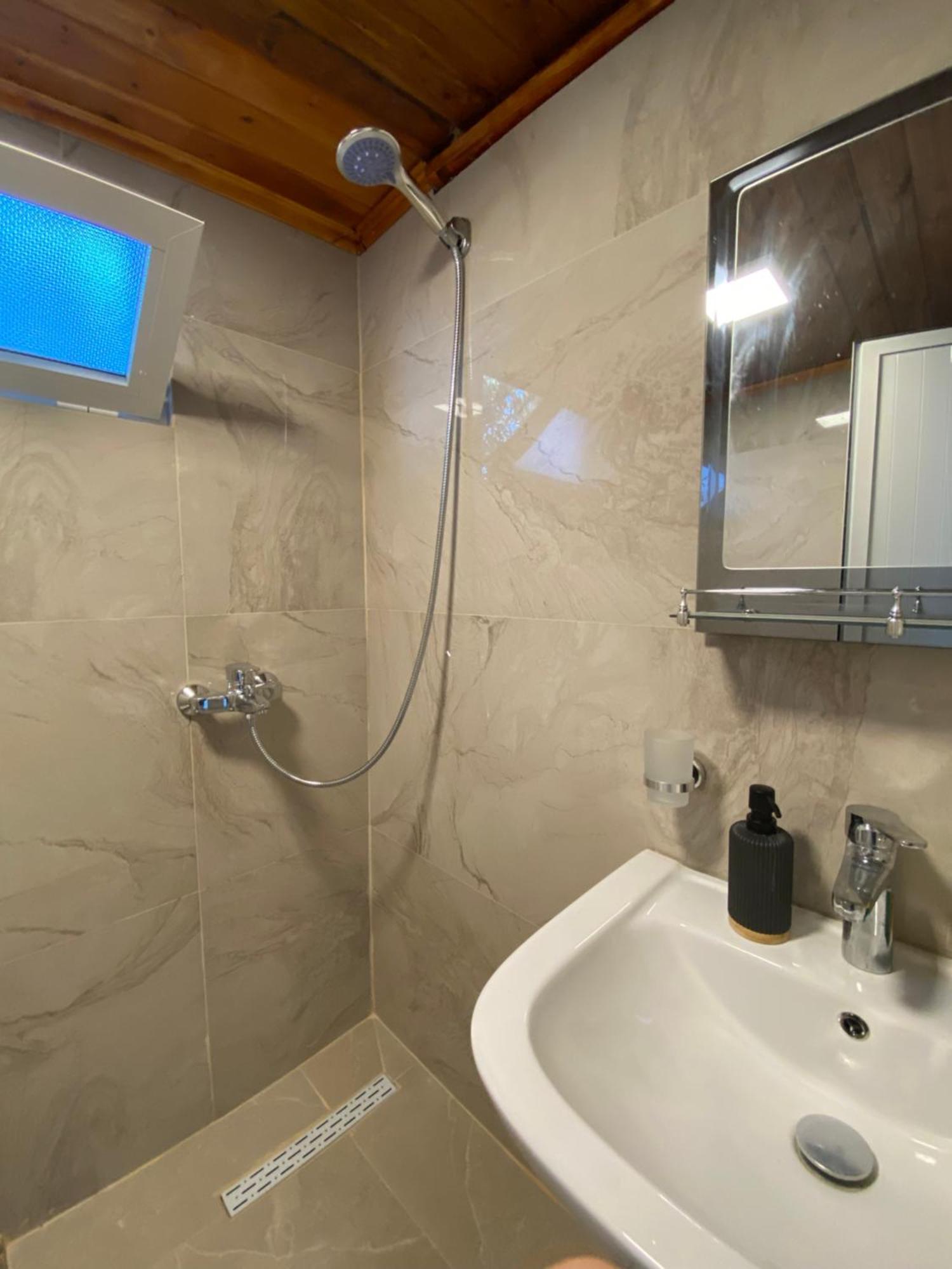 Apartment Mine Peza *